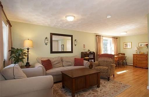 1st image of 22 Becket St #1/2