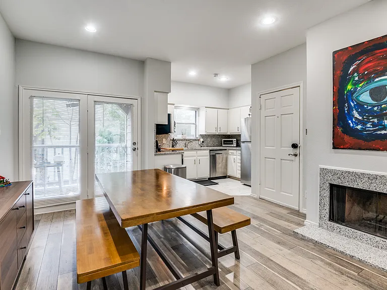 2728 Reagan St #202 — Photo 9