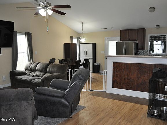 3rd image of 314 Jasmine Lane