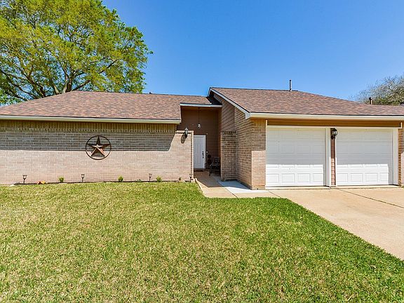 3rd image of 2511 Glen Haven Ln