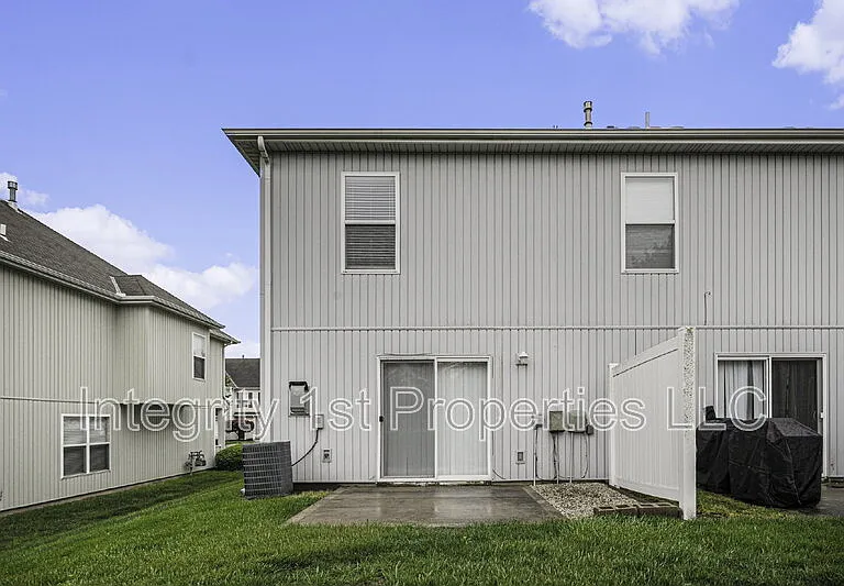 5926 NW 90th Ter — Photo 4