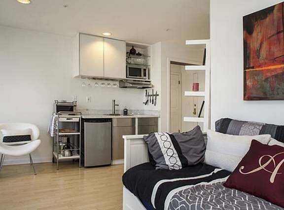 4th image of 195 7th St APT 405