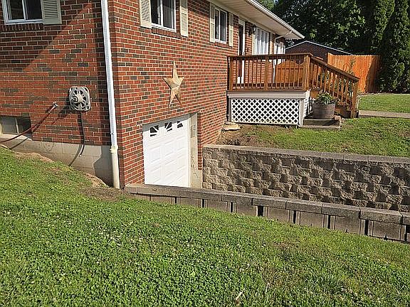 3rd image of 1742 Ravenswood Rd