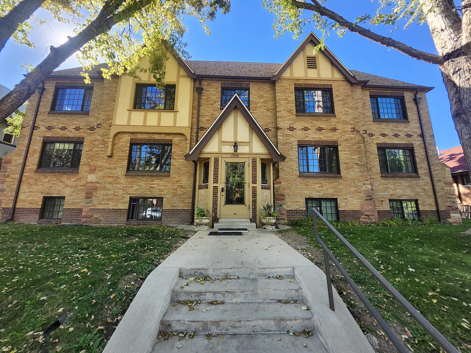 Studio, 550 sqft, $950 — Photo 2