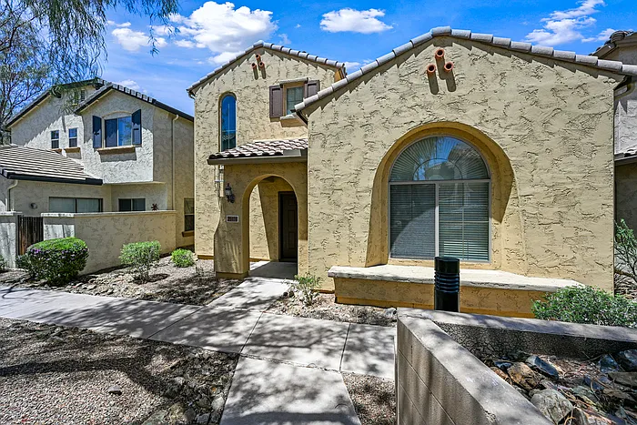 3 bed, 2.5 bath, 1454 sqft, $2,060 — Photo 1