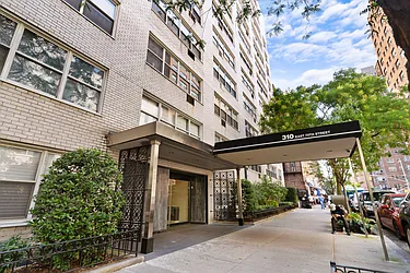 310 East 70th Street in Lenox Hill