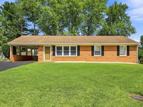 15 Eavers Cir, Stuarts Draft, VA 24477