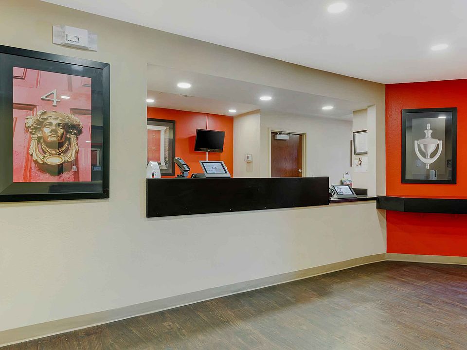 Lobby and Guest Check-in