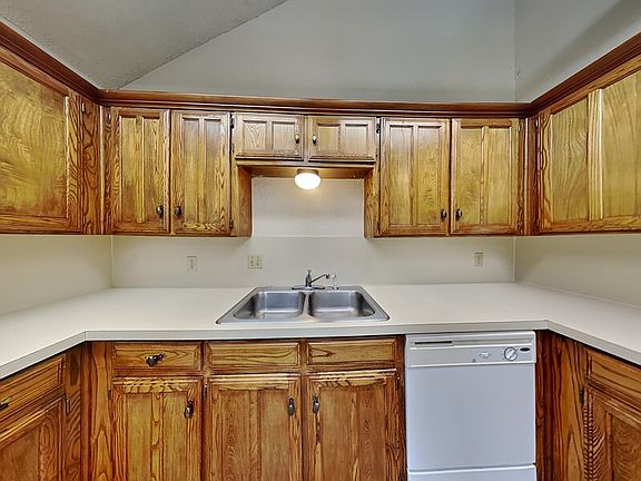 4th image of 3208 Susan Dr