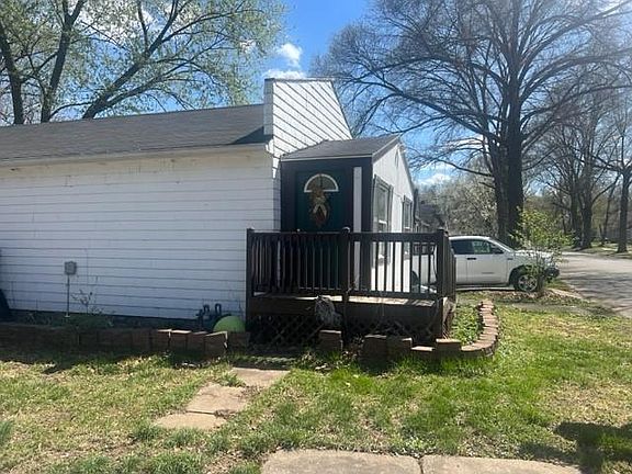 4th image of 1401 S 9th Ave