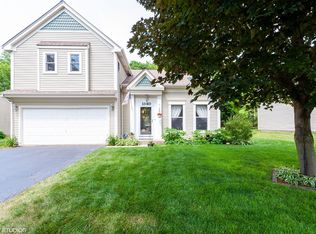1340 Riverwood Dr, Algonquin, IL 60102