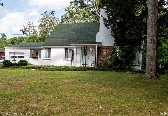 3rd image of 689 New Hampshire Ave