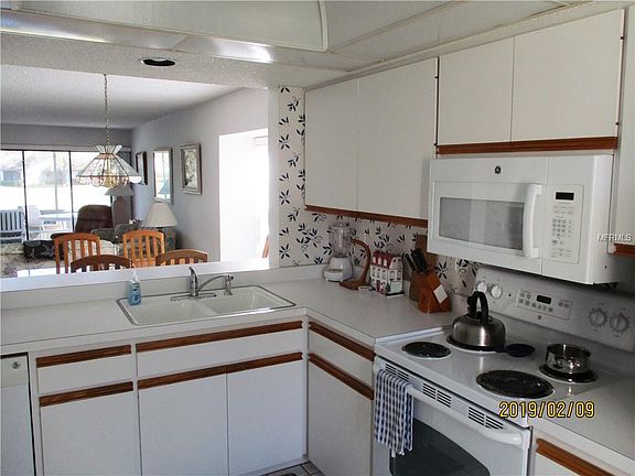4th image of 4430 Weybridge St #83
