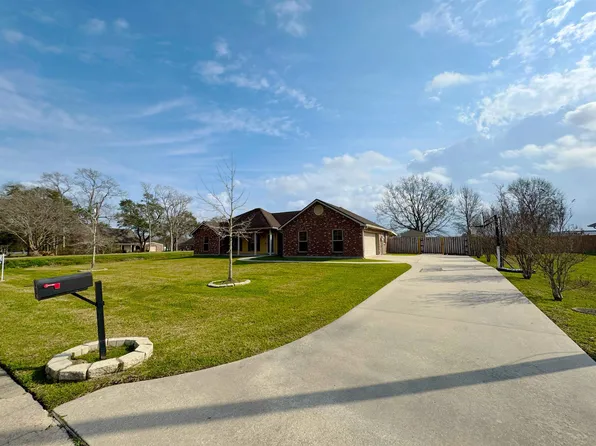 101 Foxglove Dr, Patterson, LA 70392