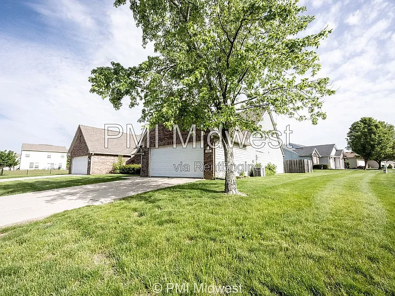 1092 Cobra Dr — Photo 2