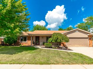 8920 Willow Grove Dr, Fort Wayne, IN 46804