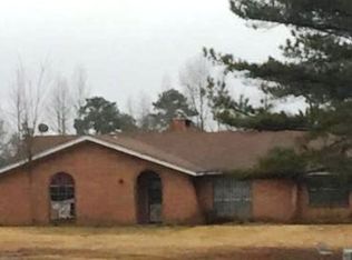 2131 Red Dog Rd, Carthage, MS 39051