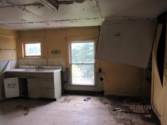 3rd image of 16073 State Highway 23