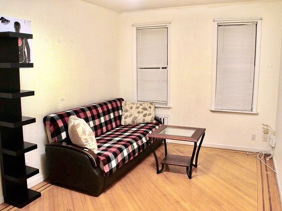 2nd image of 1940 E 28th St #3