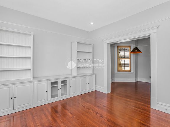 5th image of 416 Arlington St