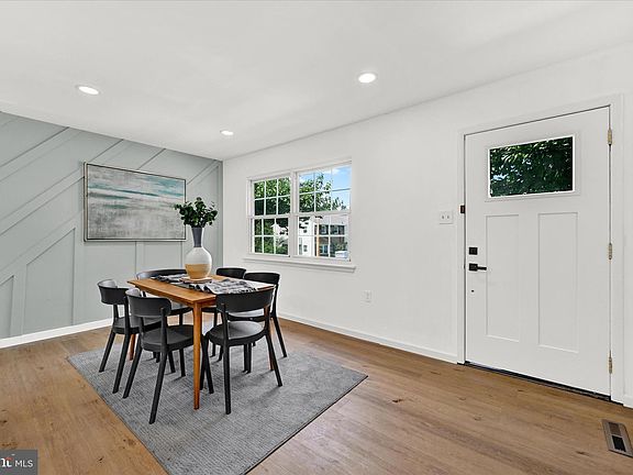 2nd image of 536 Valleywood Rd