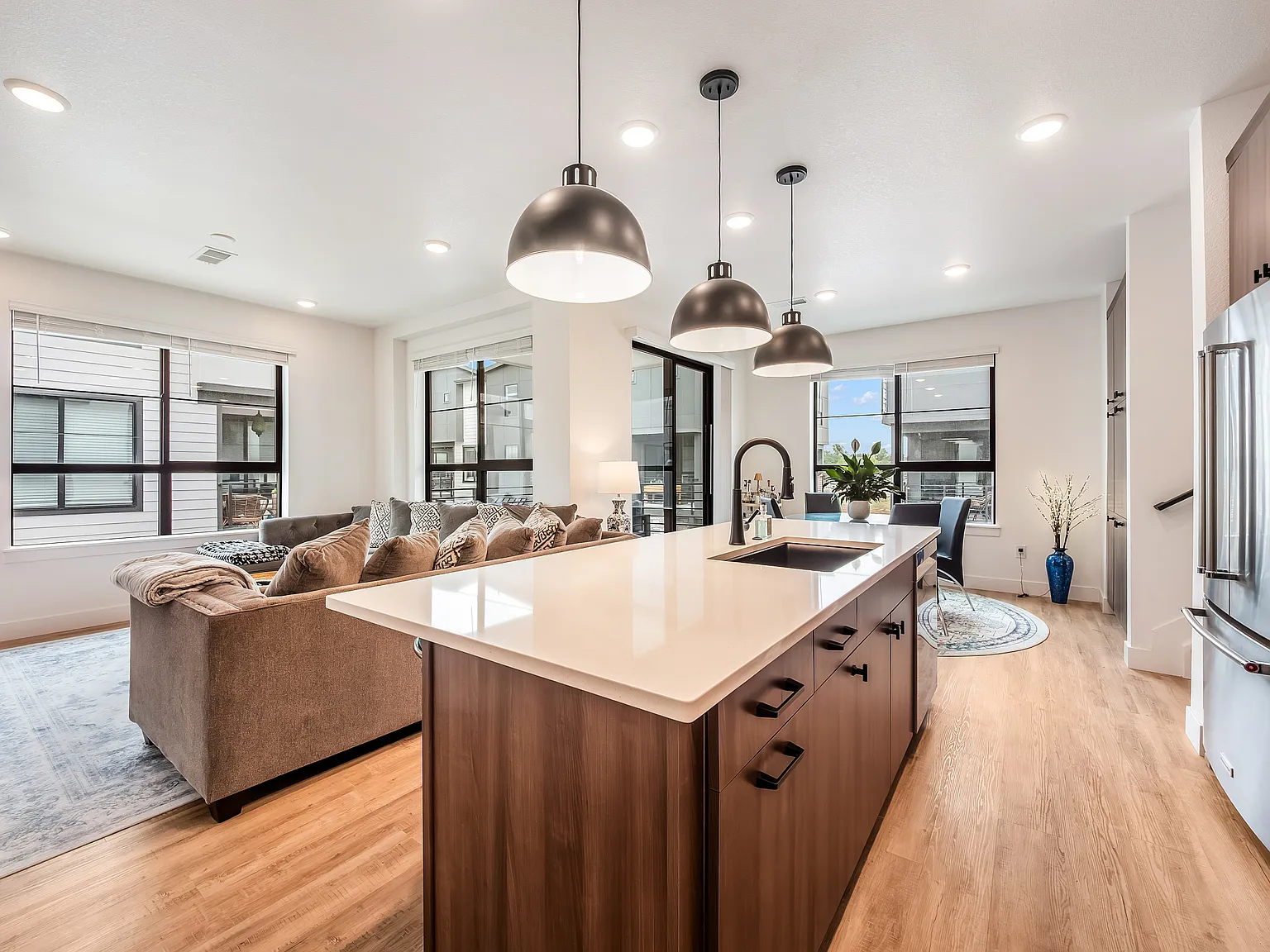 2 bed, 2.5 bath, 1238 sqft, $2,750 — Photo 4