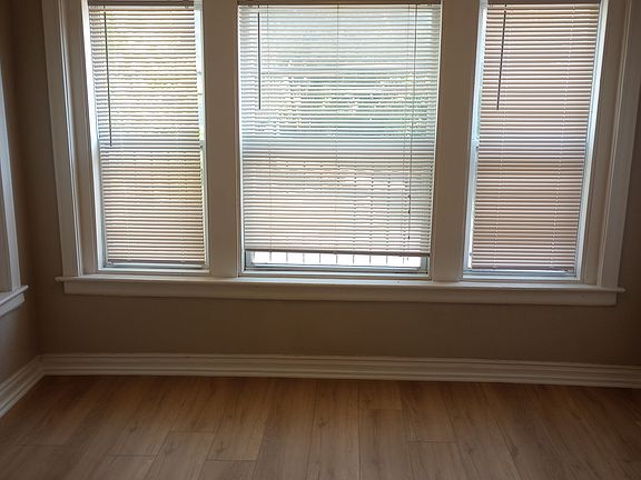 2nd image of 914 E 39th St APT 1E