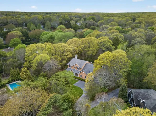 9 Briarsweet Ln, East Hampton, NY 11937