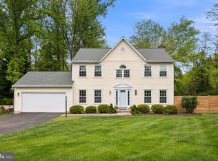 10708 Averett Dr, Fairfax Station, VA 22039