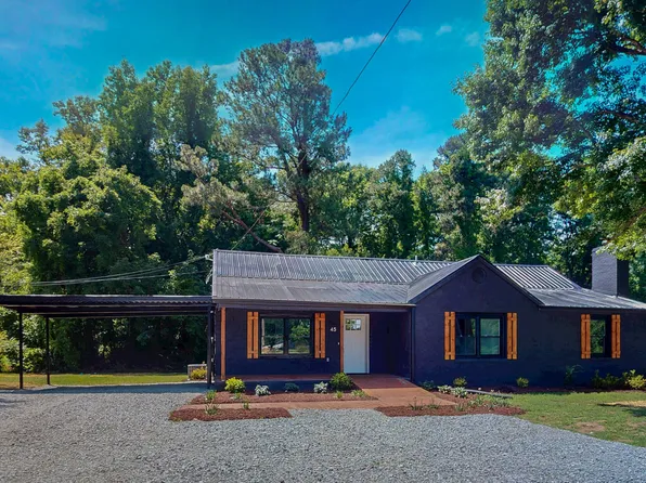 45 Halifax Rd, Roxboro, NC 27574