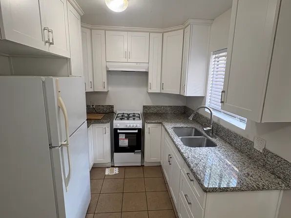 18422 Napa St Unit 4, Northridge, CA 91325