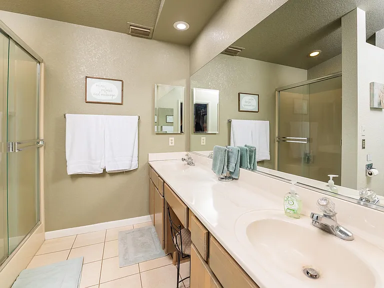 55 Quartz Dr — Photo 8