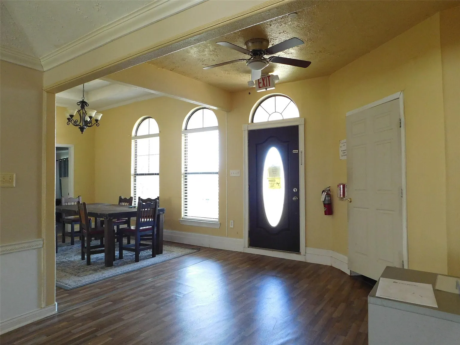 4 bed, 4.5 bath, 2462 sqft, $3,500 — Photo 2