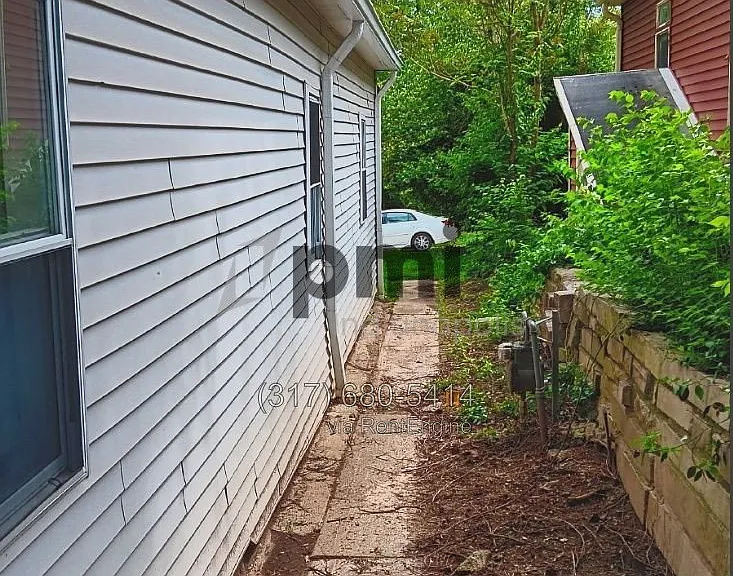 315 E 11th St — Photo 16