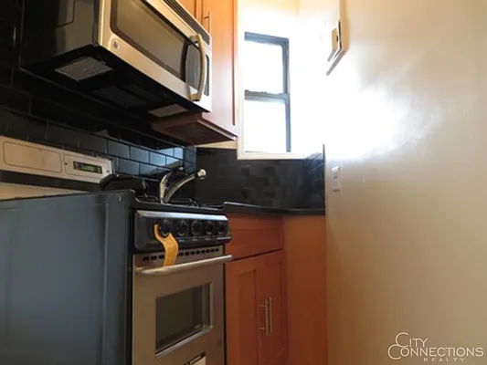 Rented by City Connections Realty | media 23