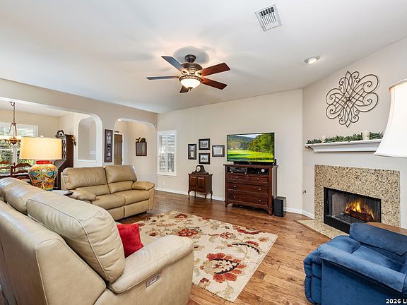 4th image of 2350 WINDMILL WAY