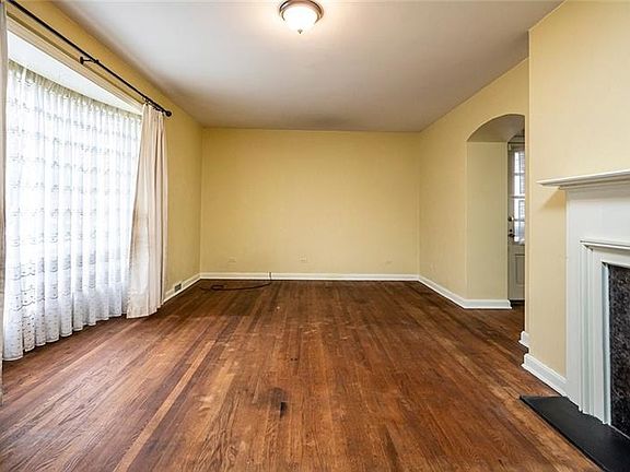 3rd image of 411 Perry Ave