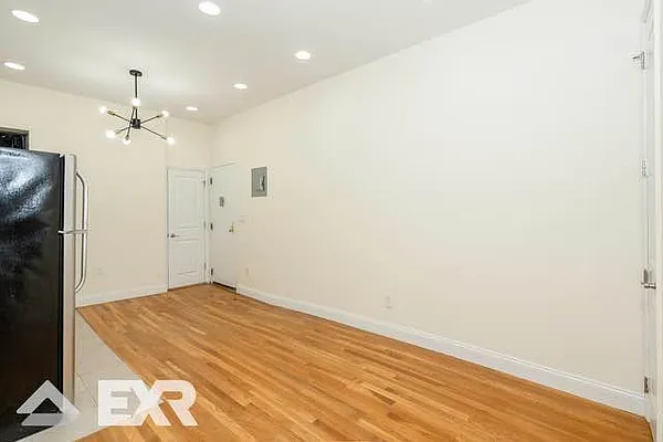 Rented by EXR | media 14