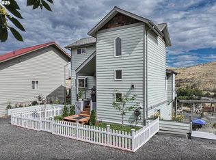 405 Elrod Ave, Maupin, OR
