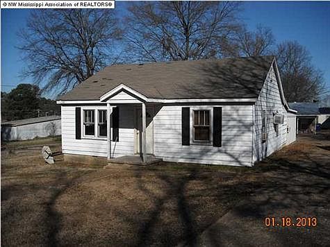 3rd image of 303 East St