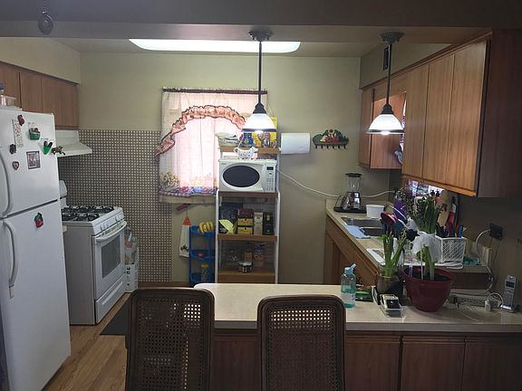 3rd image of 9715 S Oak Park Ave