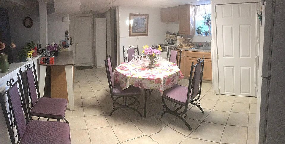 Kitchen (showing pantry door or space for washer/dryer)