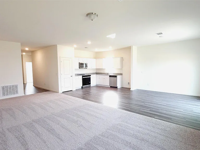6335 Highland Trail Dr — Photo 5