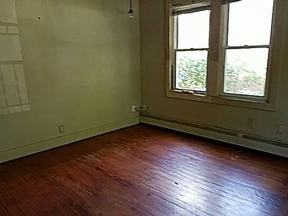 4th image of 319 E 12th St