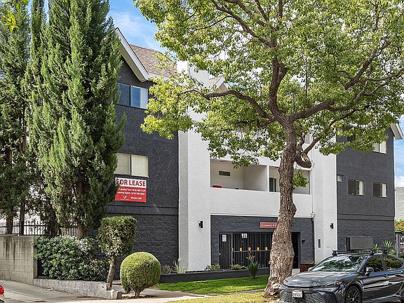 3rd image of 420 W Windsor Rd APT 11