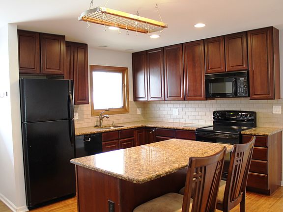 4th image of 152 Basswood Dr