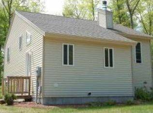 54 Anne Ln, Sanbornville, NH 03872