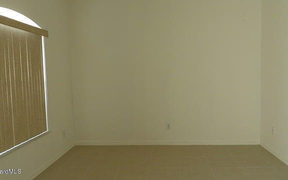 4th image of 2670 Palisades Dr SE