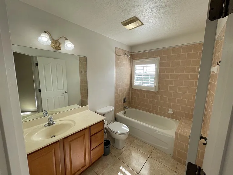 12340 Lake Valley Dr — Photo 14