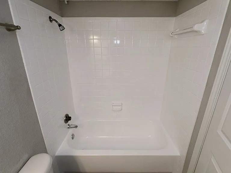 City Crest Apartments — Photo 52